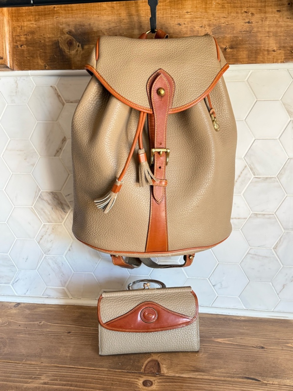 Vtg Dooney & Bourke AWL Drawstring Backpack with Matching Wallet